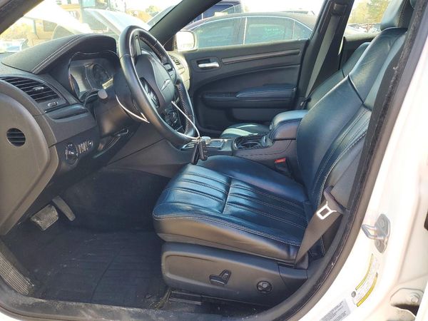 2016 CHRYSLER 300 300S — DENT