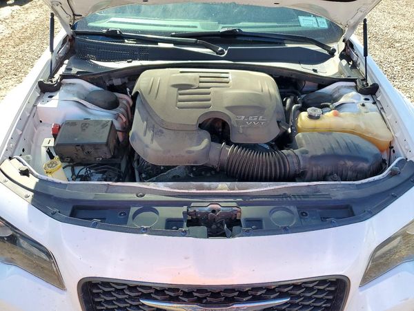 2016 CHRYSLER 300 300S — Engine bay