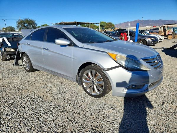 2012 HYUNDAI SONATA Middle level