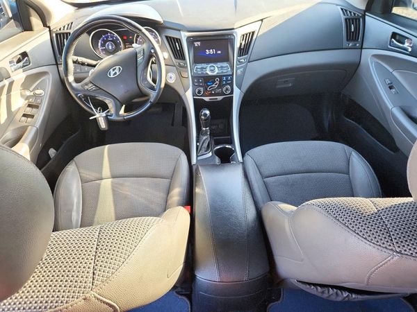 2012 HYUNDAI SONATA Middle level