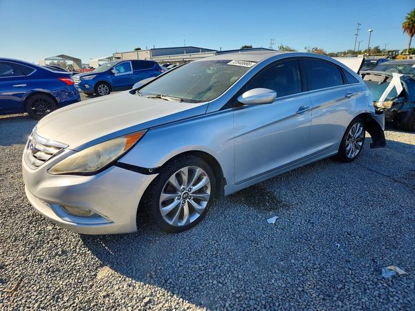 2012 HYUNDAI SONATA Middle level — Front 3/4