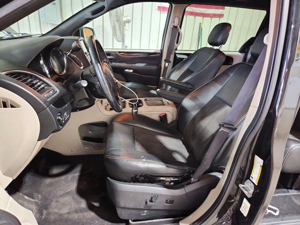 2019 DODGE CARAVAN — DENT