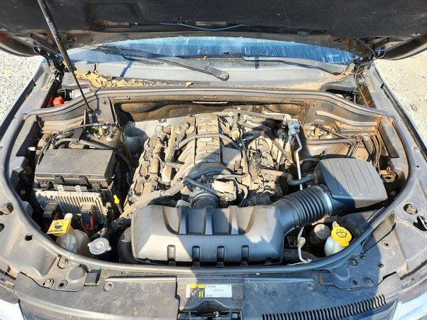 2016 JEEP GRAND CHEROKEE Overland — Engine bay