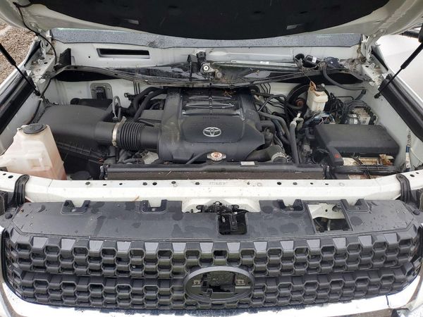 2021 TOYOTA TUNDRA SR5 grade — Engine bay