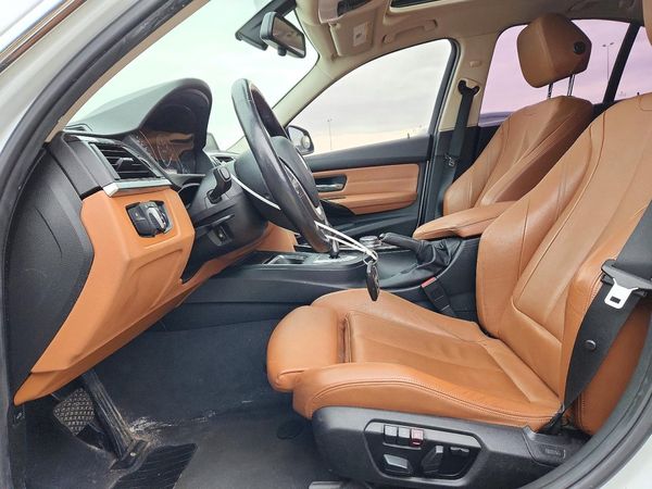 2015 BMW 320 xDrive SA — DENT