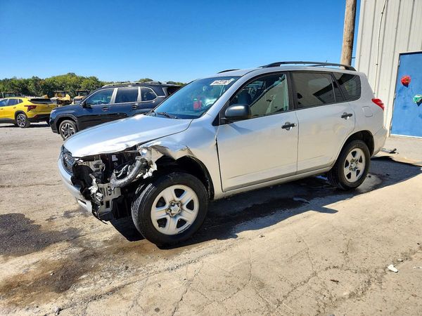 2012 TOYOTA RAV4 Standard — Front 3/4