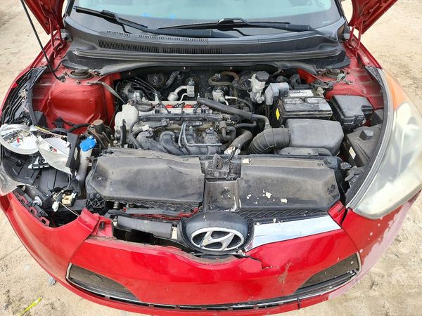2012 HYUNDAI VELOSTER GLS(Middle grade) — Engine bay
