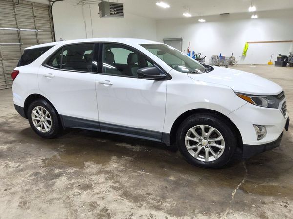 2018 CHEVROLET EQUINOX LS — Passenger 3/4