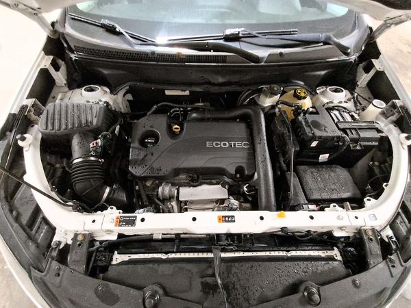 2018 CHEVROLET EQUINOX LS — Engine bay