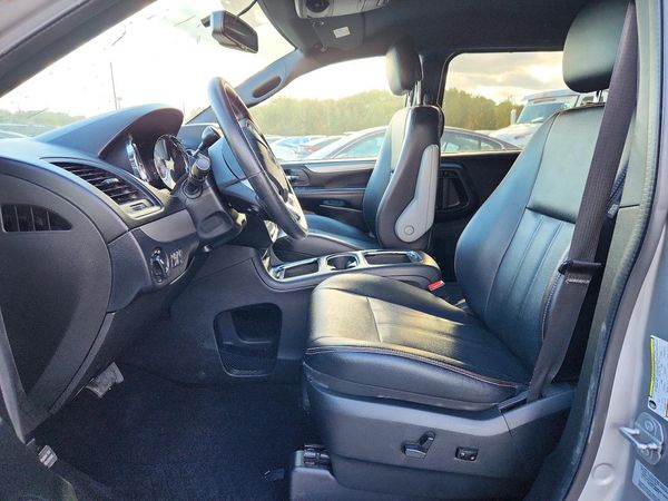 2017 DODGE CARAVAN GT — DENT