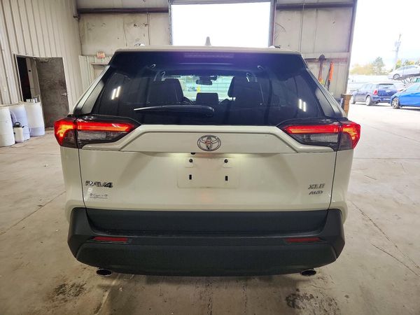 2021 TOYOTA RAV4 XLE Premium — DIRR
