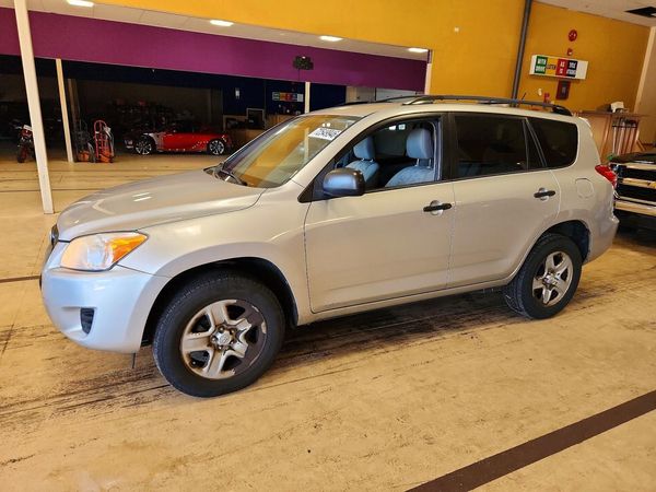 2012 TOYOTA RAV4 Standard — Front 3/4