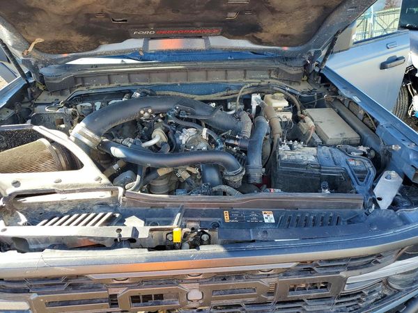 2023 FORD BRONCO Raptor — Engine bay