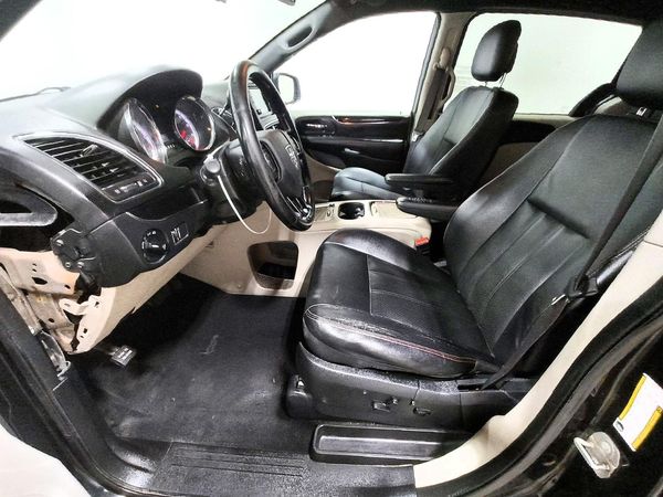 2019 DODGE CARAVAN SXT — DENT