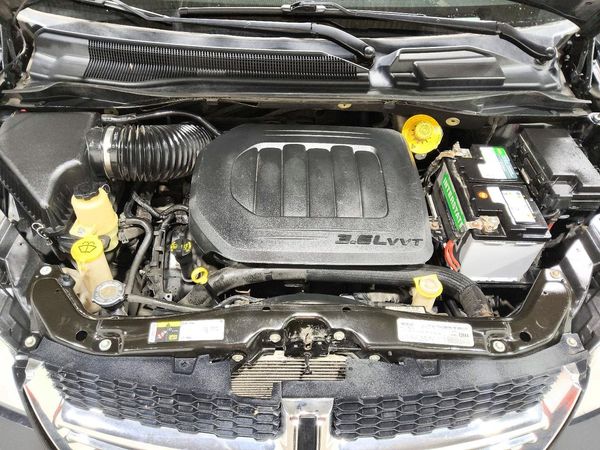 2019 DODGE CARAVAN SXT — Engine bay