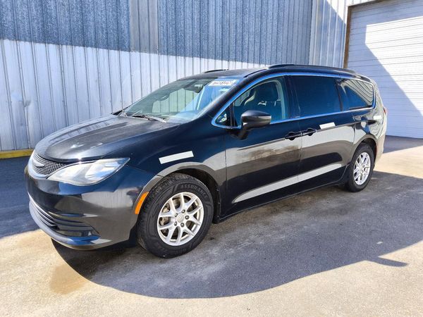 2020 CHRYSLER VOYAGER LXI — Front 3/4