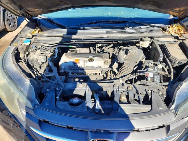 2012 HONDA CRV EX — Engine bay