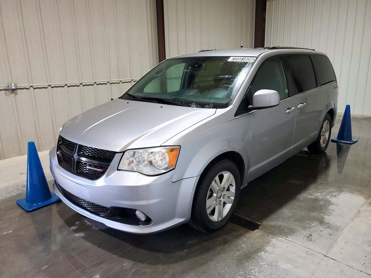 2019 DODGE CARAVAN SXT — Front 3/4