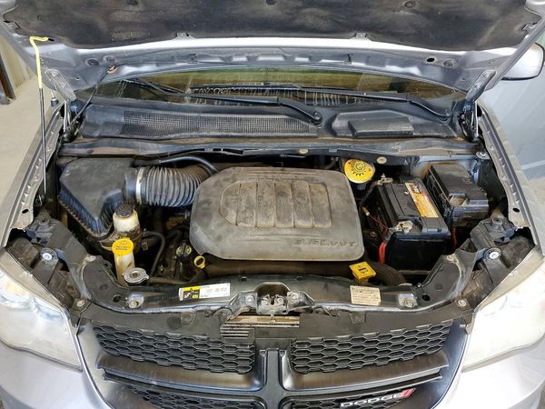 2019 DODGE CARAVAN SXT — Engine bay