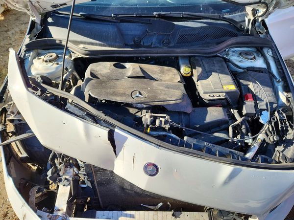 2014 MERCEDES-BENZ CLA-CLASS CLA250 4MATIC — Engine bay
