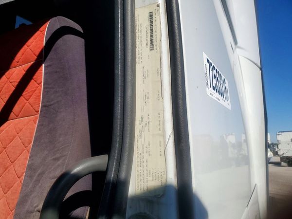 2014 VOLVO VN — GVWR