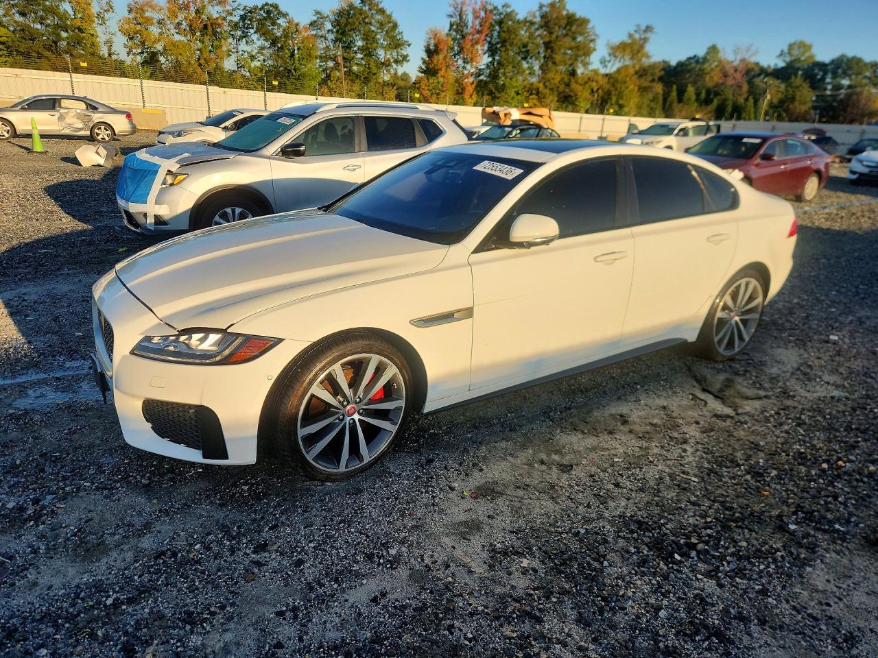 2018 JAGUAR XF S — Front 3/4