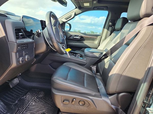 2025 CHEVROLET TAHOE LT — DENT