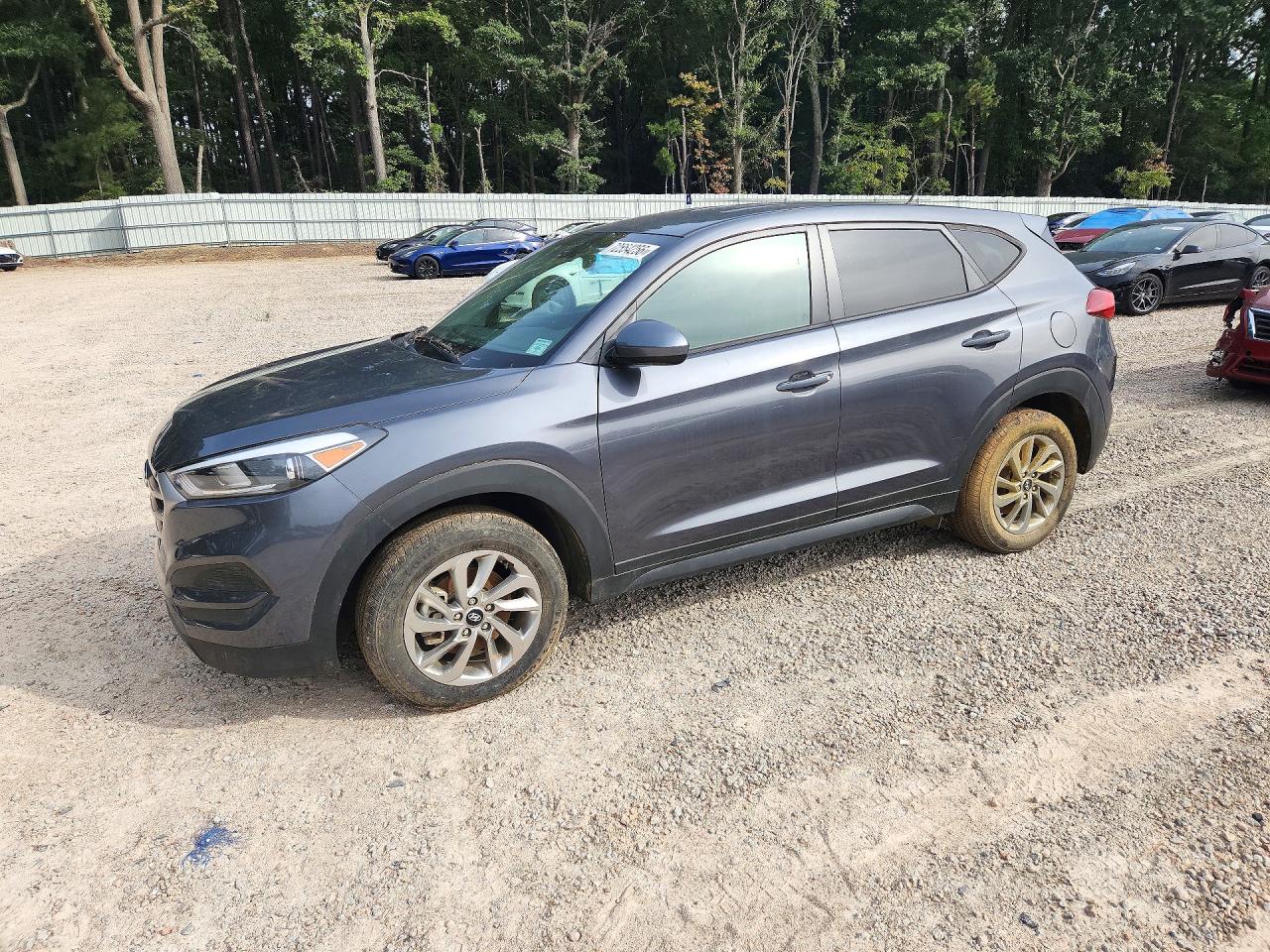 2018 HYUNDAI TUCSON SE Standard — Front 3/4