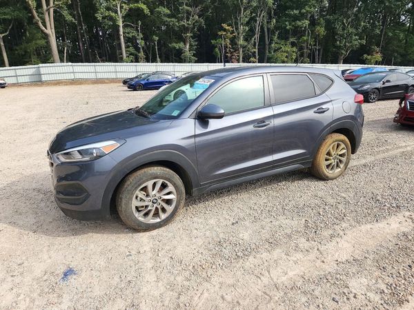 2018 HYUNDAI TUCSON SE Standard — Front 3/4