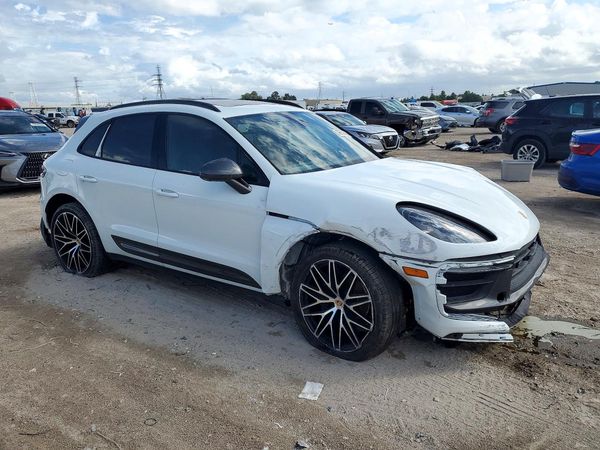 2024 PORSCHE MACAN Macan, Macan T — Passenger 3/4