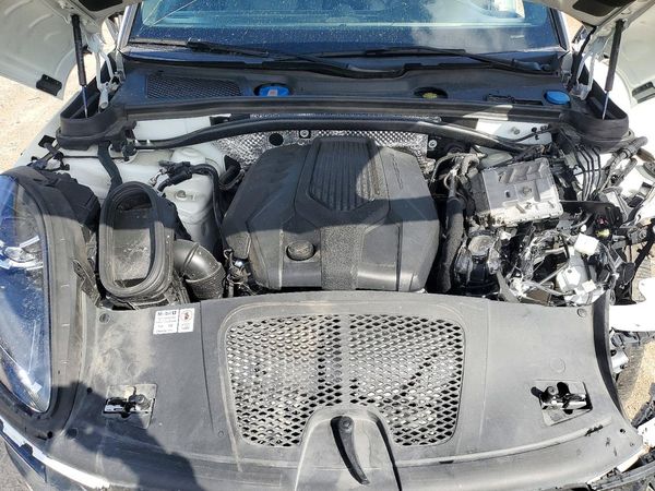 2024 PORSCHE MACAN Macan, Macan T — Engine bay