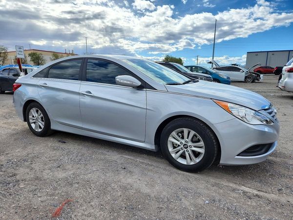 2014 HYUNDAI SONATA GLS/ GLS Popular — Passenger 3/4