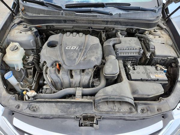 2014 HYUNDAI SONATA GLS/ GLS Popular — Engine bay