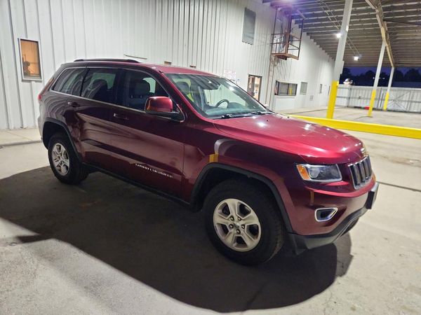 2016 JEEP GRAND CHEROKEE Laredo — Passenger 3/4