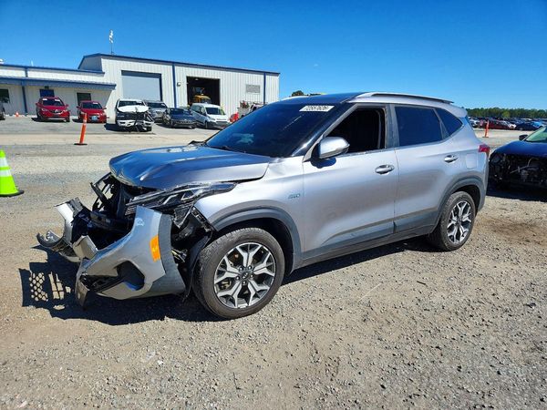 2021 KIA SELTOS EX — Front 3/4