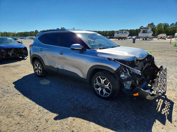 2021 KIA SELTOS EX — Passenger 3/4