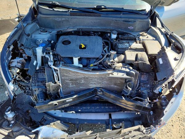 2021 KIA SELTOS EX — Engine bay