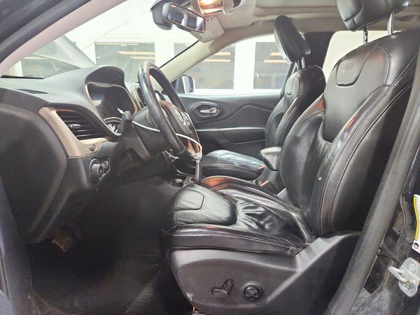 2014 JEEP CHEROKEE Limited — DENT