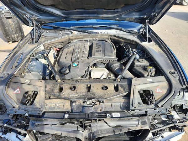 2015 BMW 535 xDrive — Engine bay