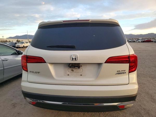 2017 HONDA PILOT Elite — DIRR