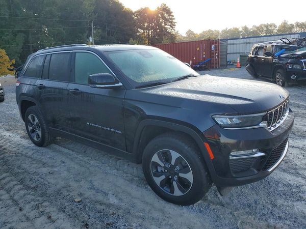 2024 JEEP GRAND CHEROKEE Limited 4XE — Passenger 3/4