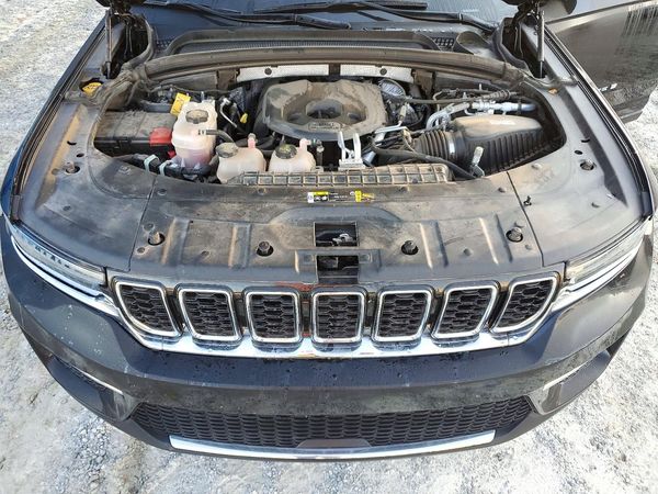 2024 JEEP GRAND CHEROKEE Limited 4XE — Engine bay