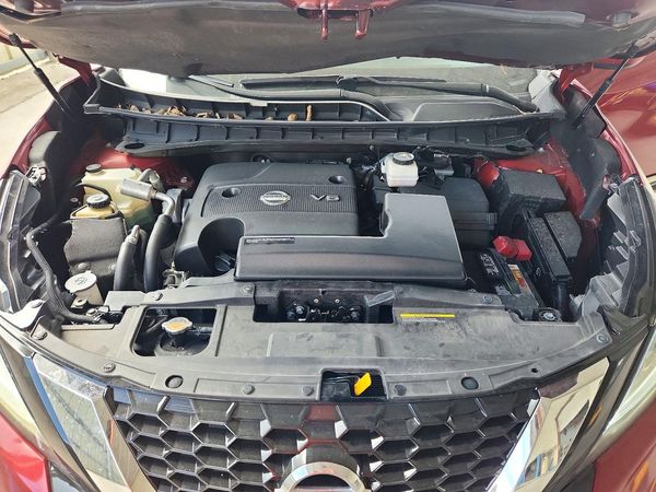 2020 NISSAN MURANO SV — Engine bay