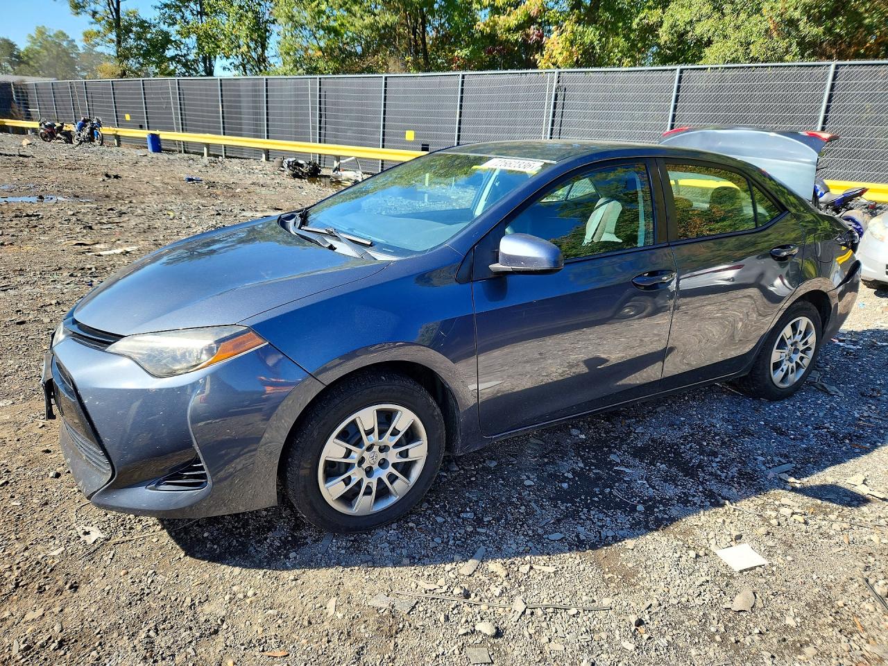 2019 TOYOTA COROLLA L/LE/SE/XLE/XSE — Front 3/4