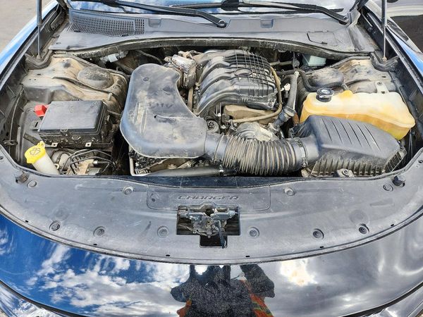 2022 DODGE CHARGER SXT — Engine bay