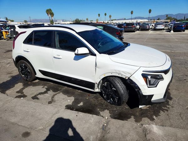 2023 KIA NIRO Wind — Passenger 3/4