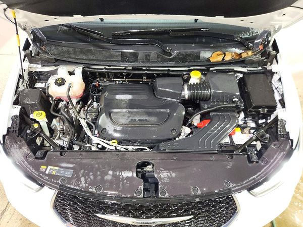 2025 CHRYSLER PACIFICA Select — Engine bay