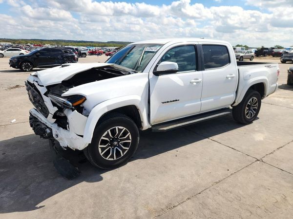 2023 TOYOTA TACOMA SR5 — Front 3/4