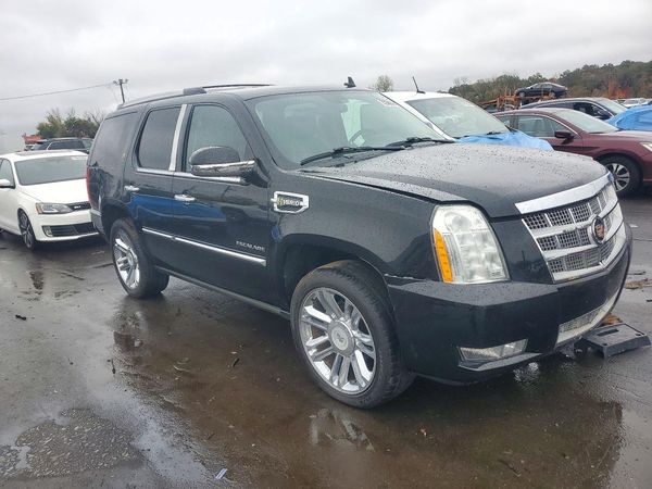 2013 CADILLAC ESCALADE Platinum Hybrid — Passenger 3/4