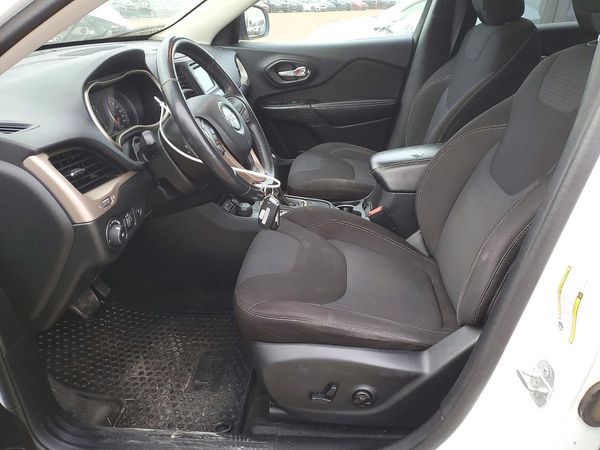 2015 JEEP CHEROKEE Latitude — DENT